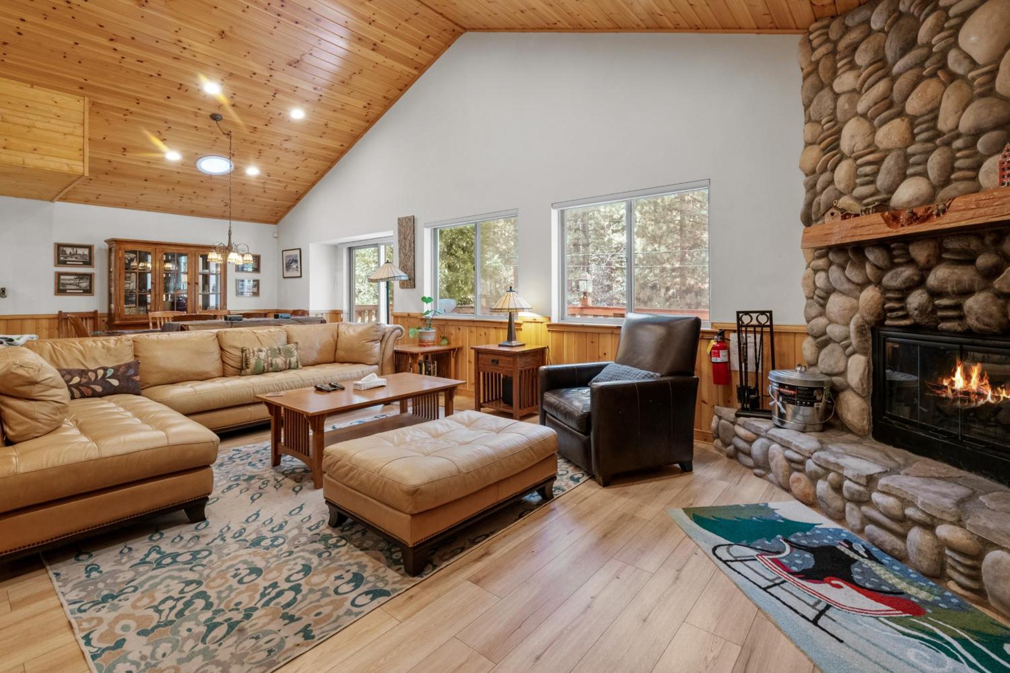 Treetop Bearadise - Best Mountain Living In A Nicely Furnished And Decorated Home Big Bear Lake Bagian luar foto