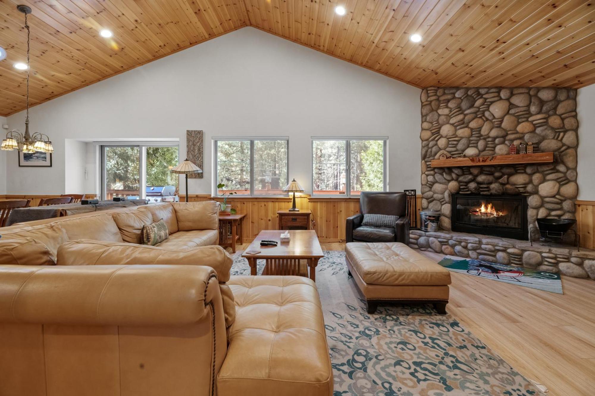 Treetop Bearadise - Best Mountain Living In A Nicely Furnished And Decorated Home Big Bear Lake Bagian luar foto